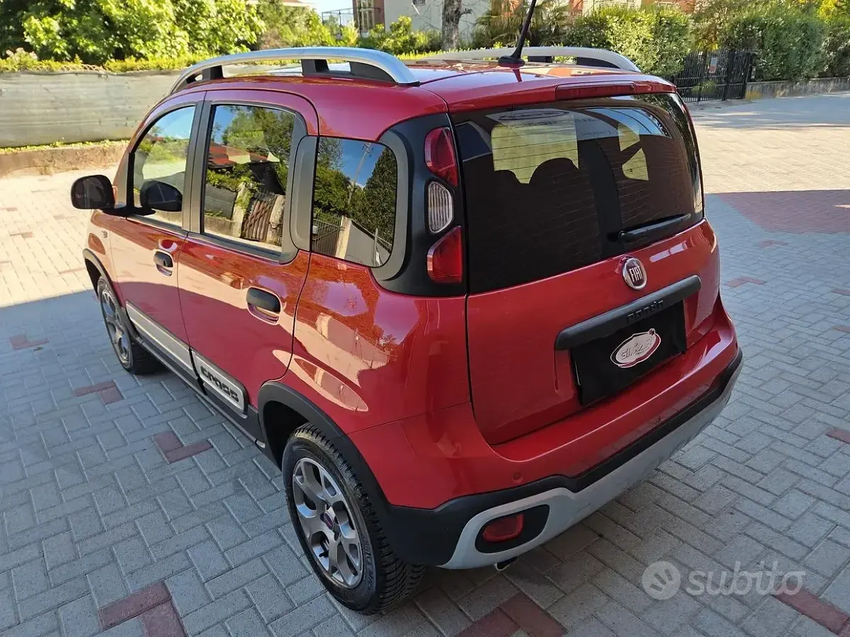 Usata Fiat Panda Cross Cross 84 CV (61 kW) 2019 Rosso Utilitaria