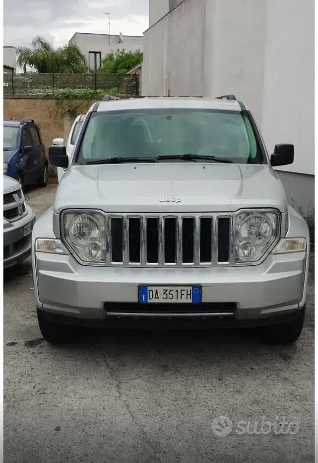 Usata Jeep Cherokee 177 CV (130 kW) 2008 SUV
