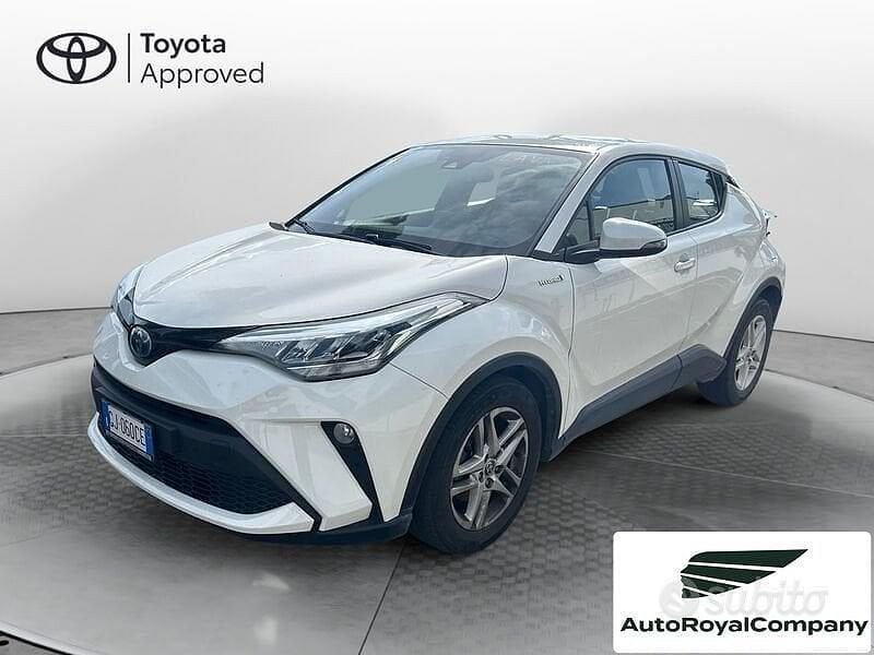Usata Toyota C-HR Active 122 CV (89 kW) 2022 Bianco SUV