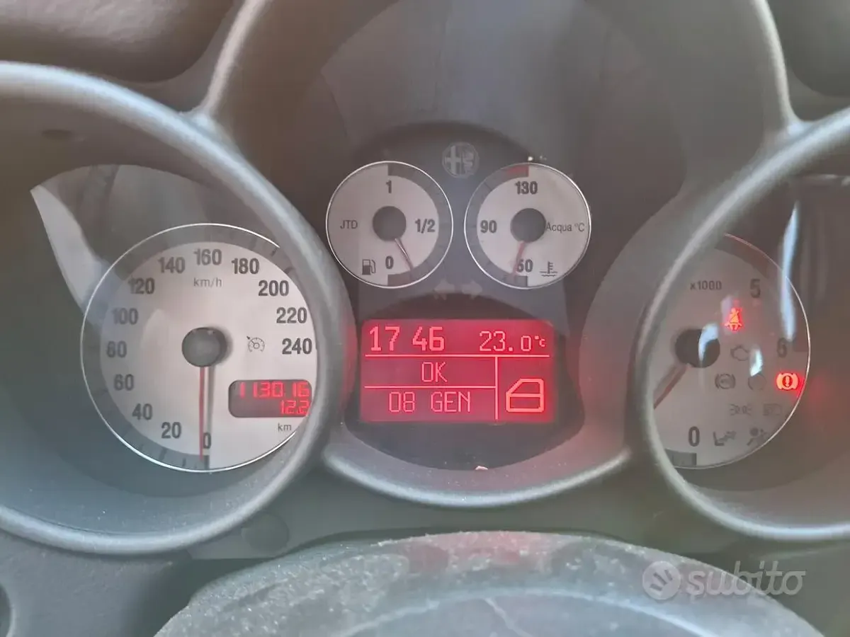 Usata Alfa Romeo GT 150 CV (110 kW) 2005 Grigio Coupé