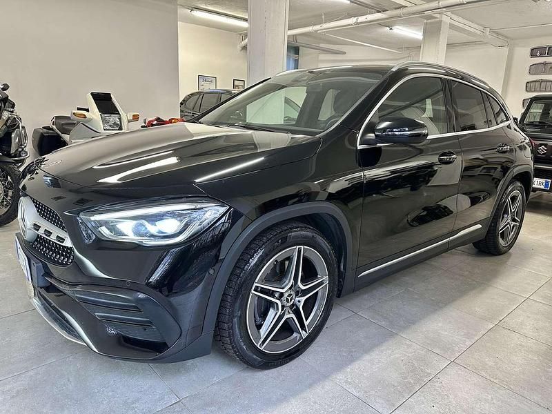 Usata Mercedes GLA200 Premium 150 CV (110 kW) 2020 Nero SUV