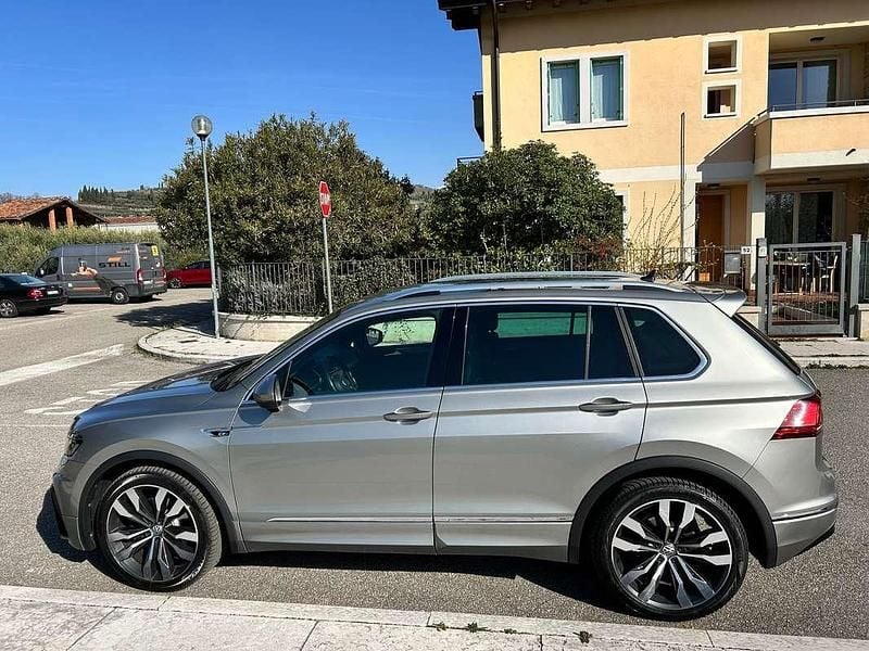 Usata VW Tiguan R-line 177 CV (130 kW) 2019 Argento SUV