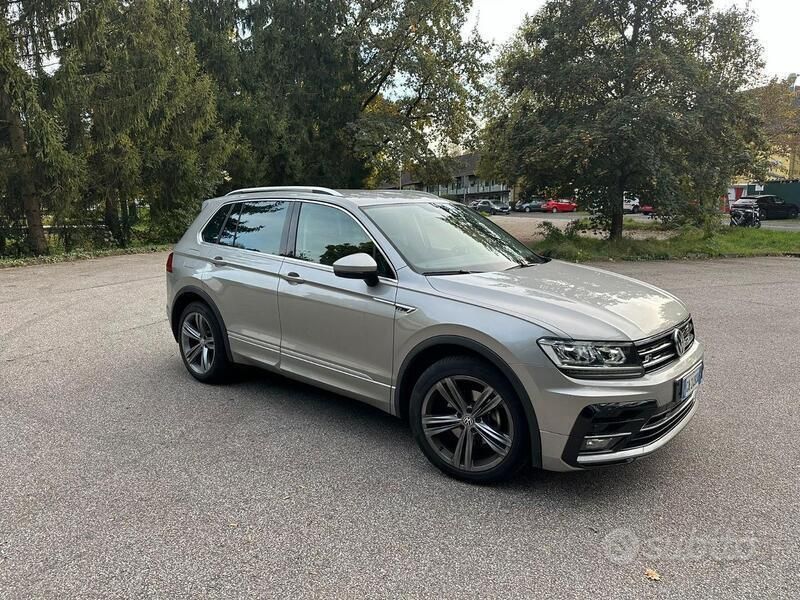 Grigio Usata 2020 VW Tiguan R-line SUV | 23.000 € (Ottimo prezzo) - Immagine 1/4