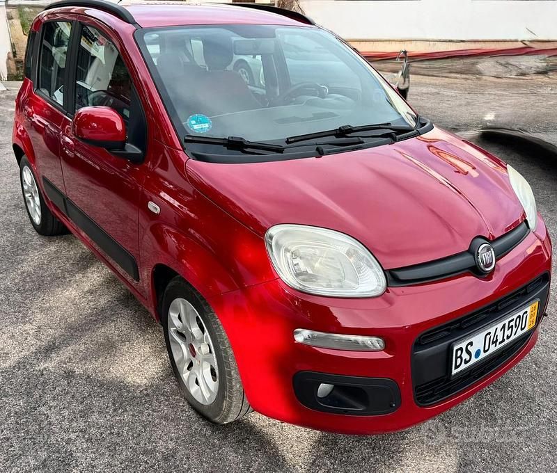 Usata Fiat Panda Lounge 85 CV (62 kW) 2013 Rosso Utilitaria