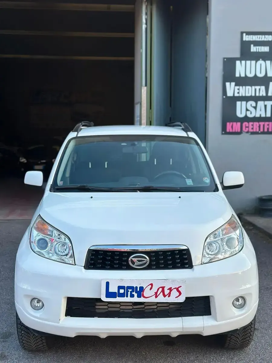 Usata Daihatsu Terios 104 CV (76 kW) 2011 Bianco SUV