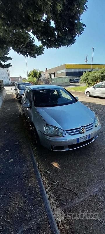 Usata VW Golf IV 50 CV (36 kW) 2005 Grigio Berlina