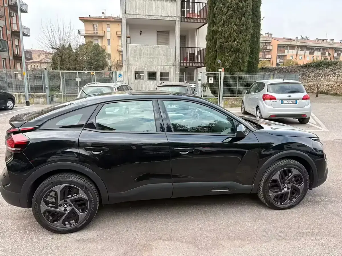 Usata Citroën C4 131 CV (96 kW) 2023 Nero SUV