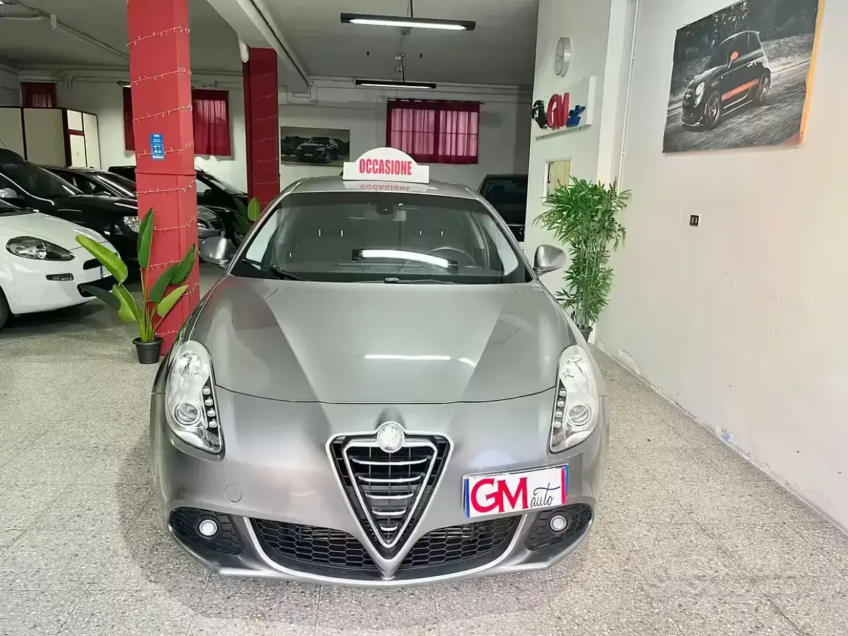 Usata Alfa Romeo Giulietta Progression 105 CV (77 kW) 2013 Grigio Utilitaria