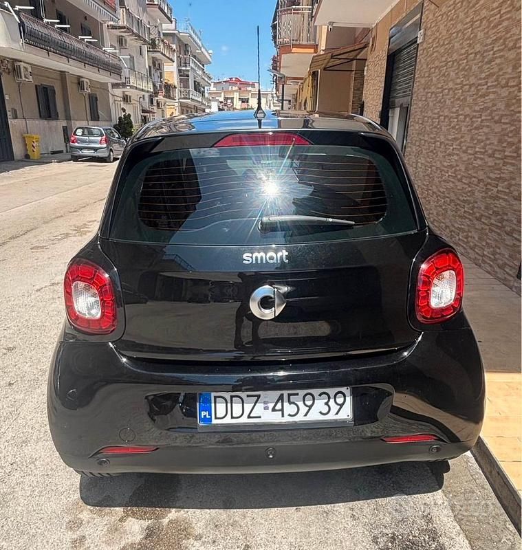 Nero Usata 2014 Smart ForFour Utilitaria | 7500 € - Immagine 1/4