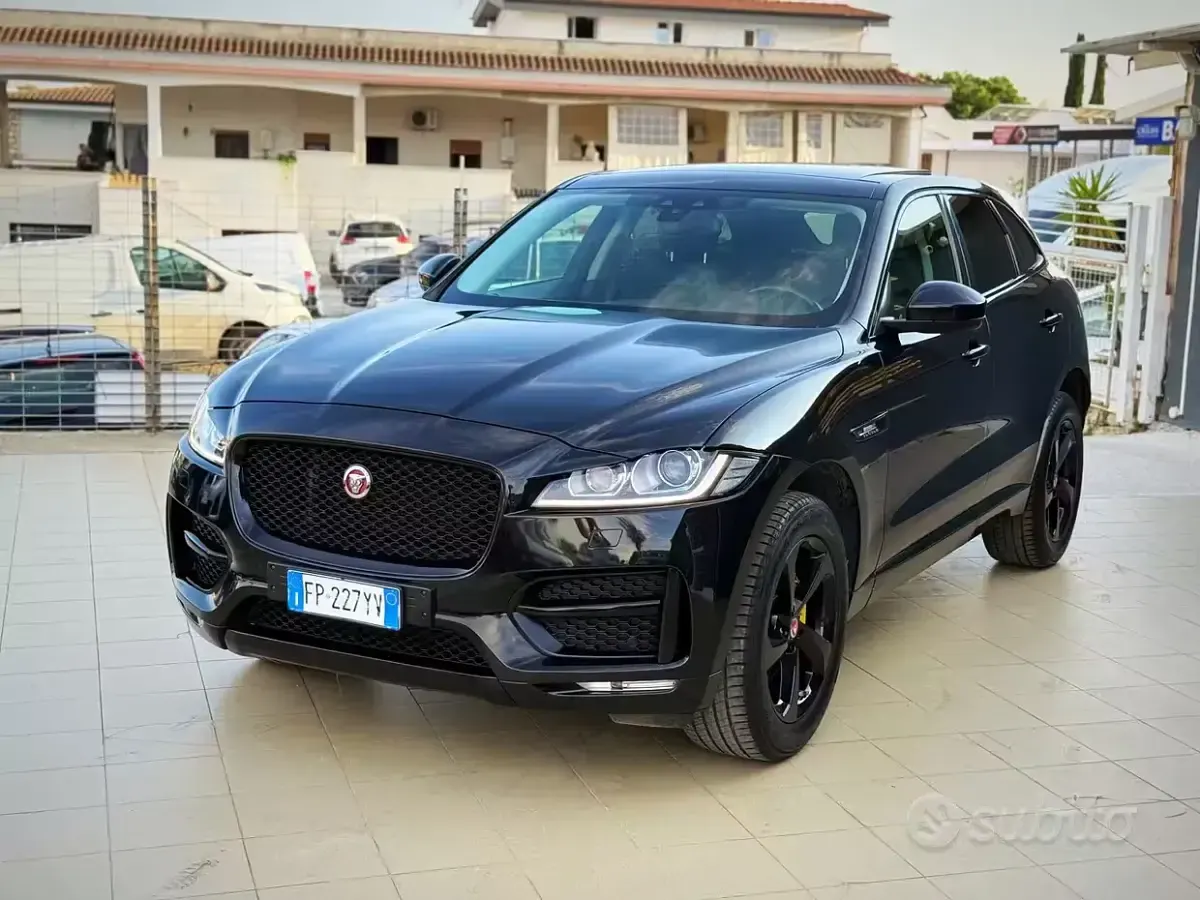 Usata Jaguar F-Pace Portfolio 180 CV (132 kW) 2018 Nero SUV