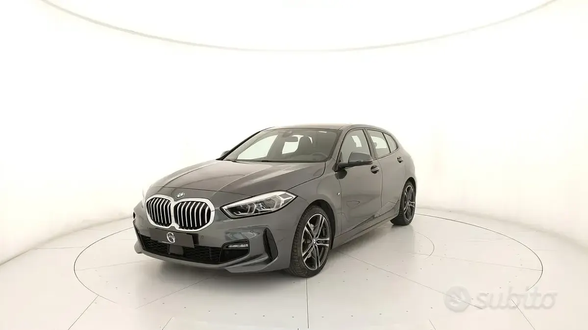 Begagnad BMW 118 M Sport 150 HK (110 kW) 2021 Halvkombi