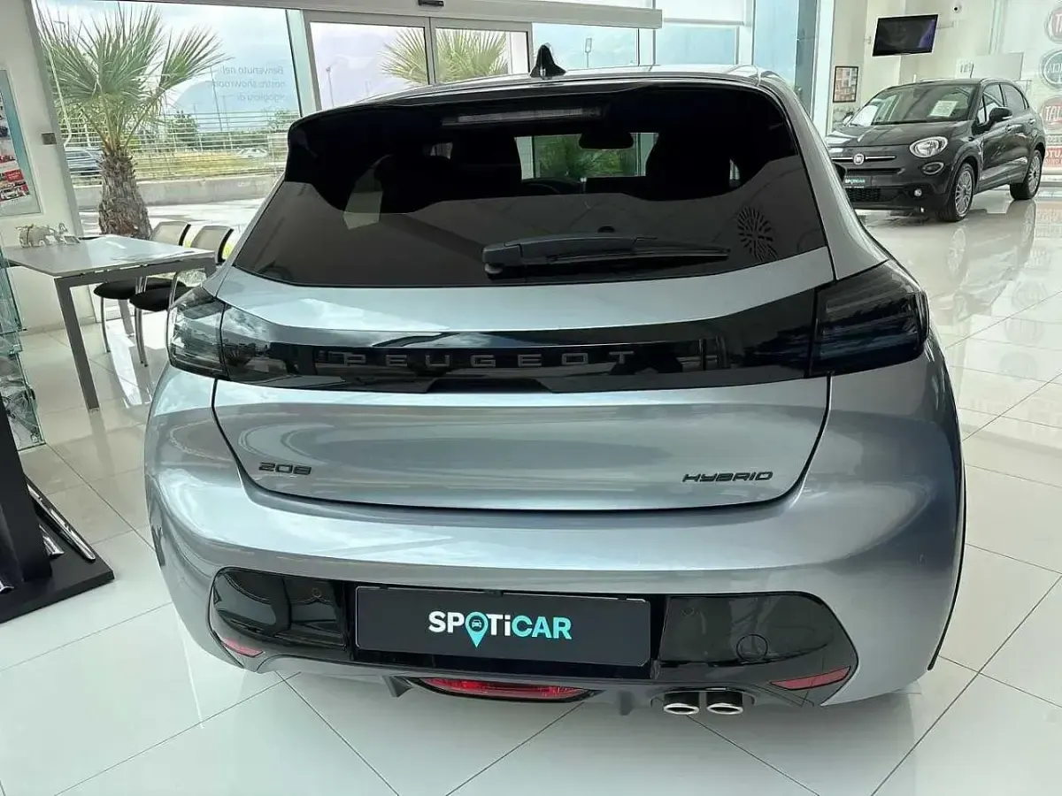 Usata Peugeot 208 GT 136 CV (100 kW) 2025 Grigio Utilitaria