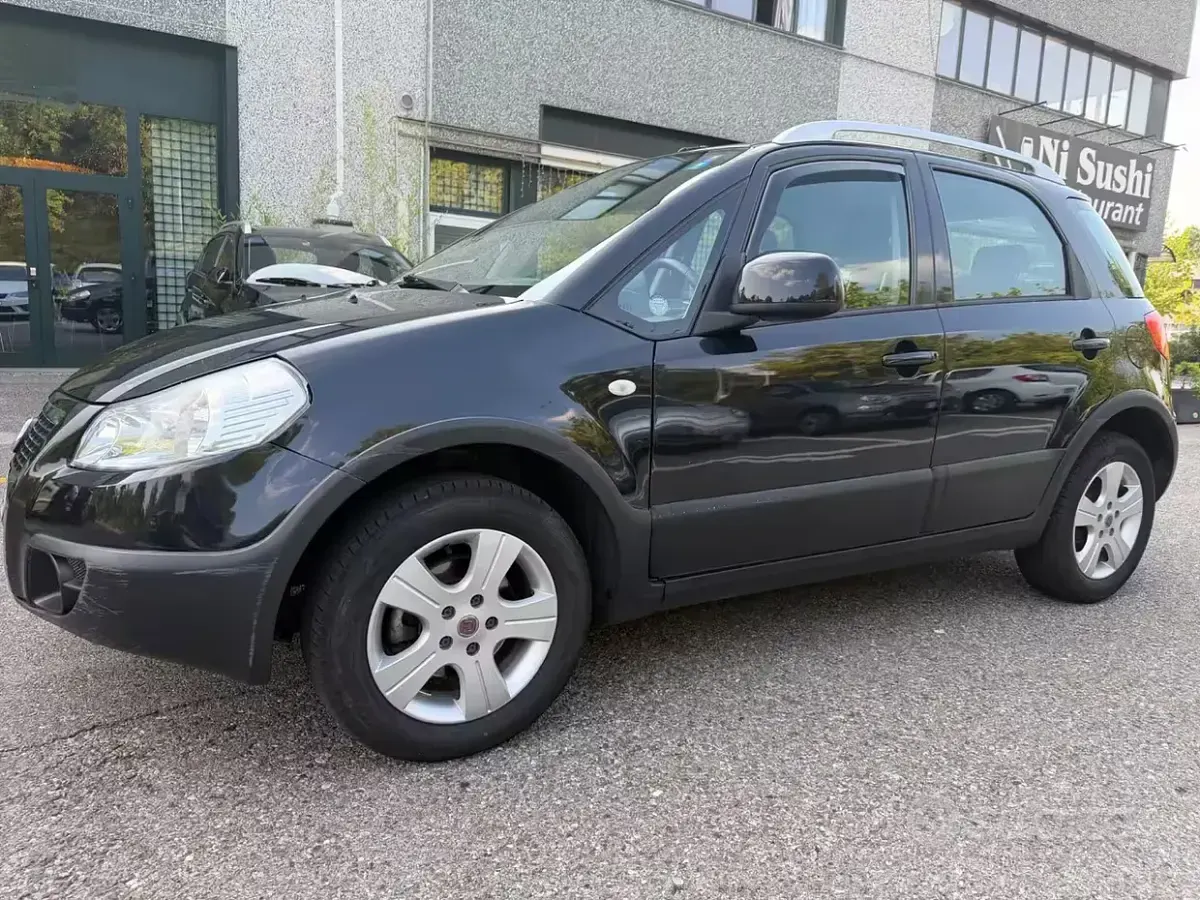 Usata Fiat Sedici 107 CV (78 kW) 2008 SUV