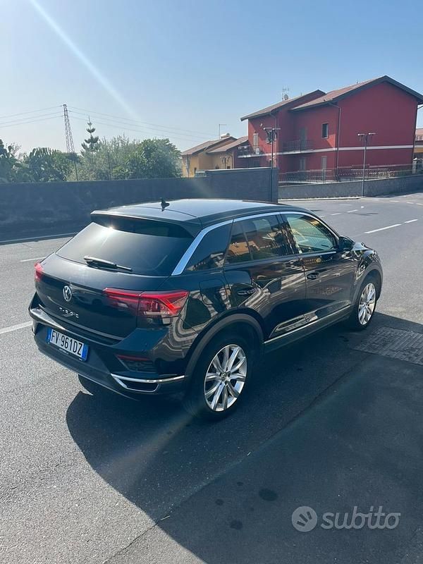 Usata VW T-Roc 116 CV (85 kW) 2019 Nero SUV
