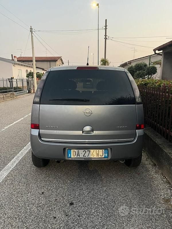 Usata Opel Meriva 75 CV (55 kW) 2006 Monovolume