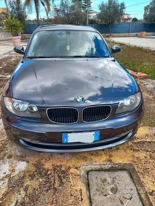 Grigio Usata 2007 BMW 120 Due volumi | 4850 € (Molto cara) - Immagine 1/4