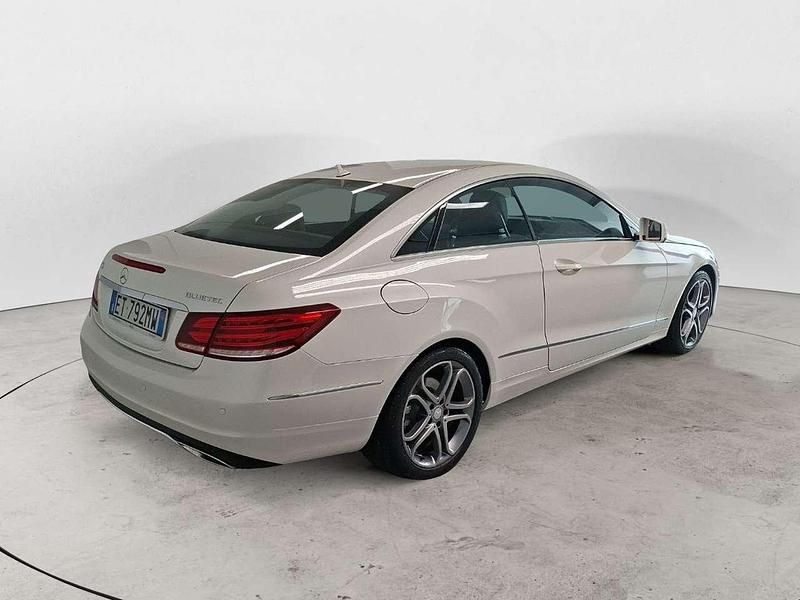 Usata Mercedes E350 252 CV (185 kW) 2013 Bianco Coupé