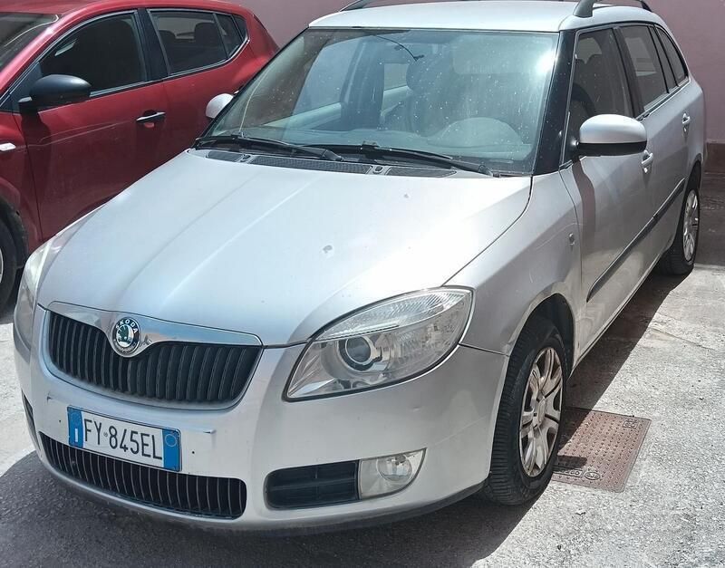 Usata Skoda Fabia Style 69 CV (50 kW) 2007 Argento Utilitaria