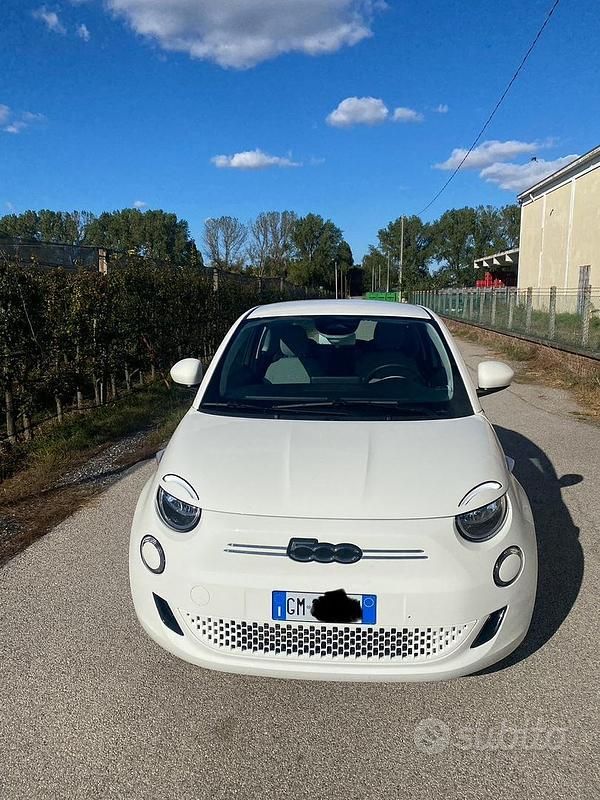 Usata Fiat 500e Icon 42 kW (58 CV) 2023 Bianco Utilitaria