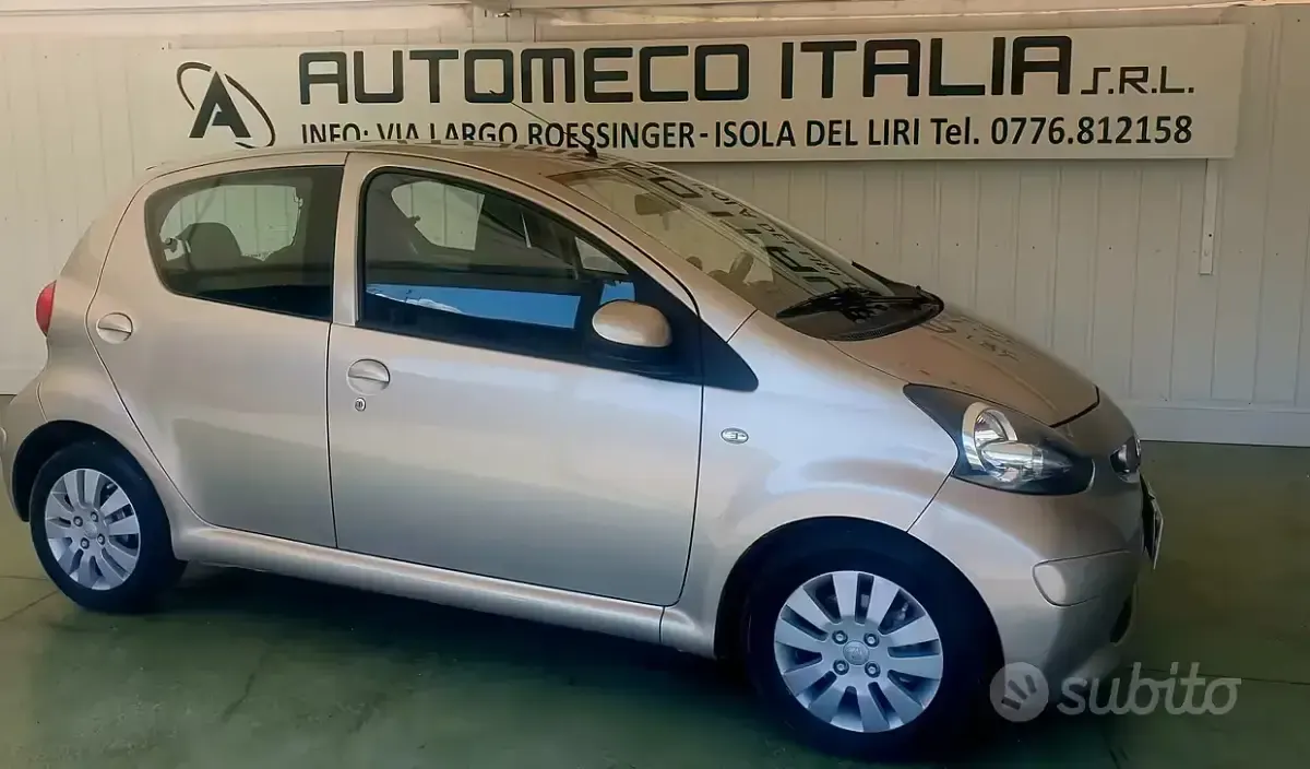 Usata Toyota Aygo Sol 68 CV (50 kW) 2008 Marrone Utilitaria