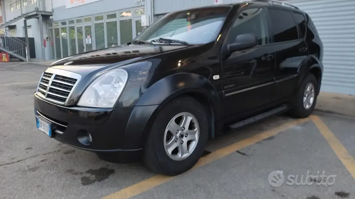Usata SsangYong Rexton II 165 CV (121 kW) 2008 Nero SUV