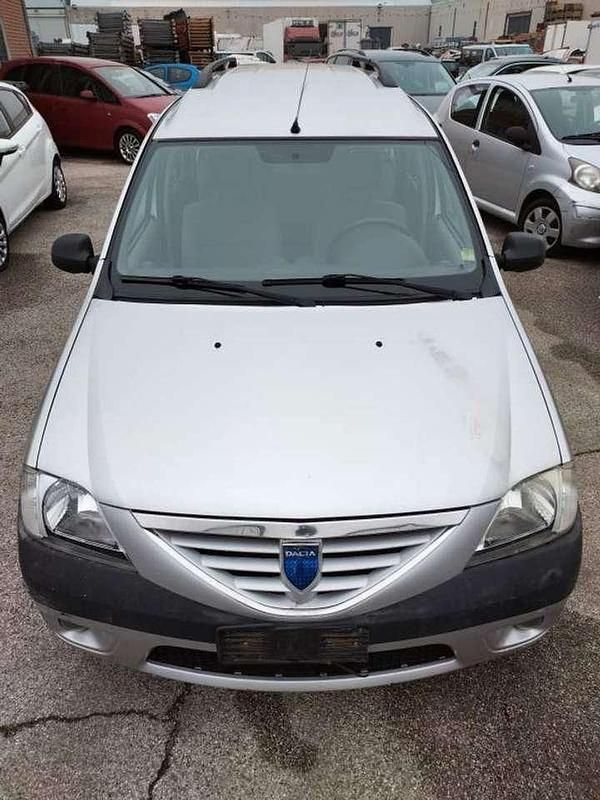 Usata Dacia Logan Ambiance 87 CV (63 kW) 2008 Argento Station wagon