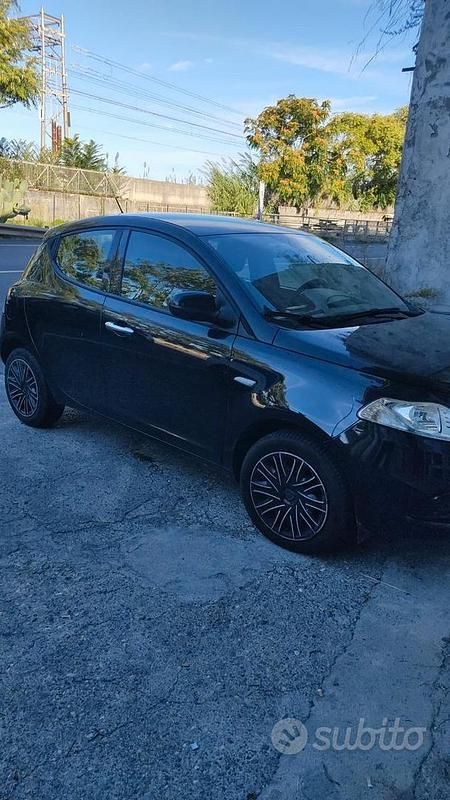 Usata Lancia Ypsilon 60 CV (44 kW) 2019 Nero Utilitaria