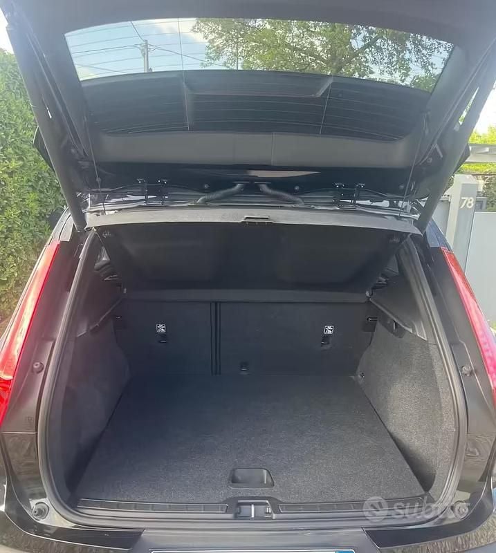 Usata Volvo XC40 150 CV (110 kW) 2019 Nero SUV