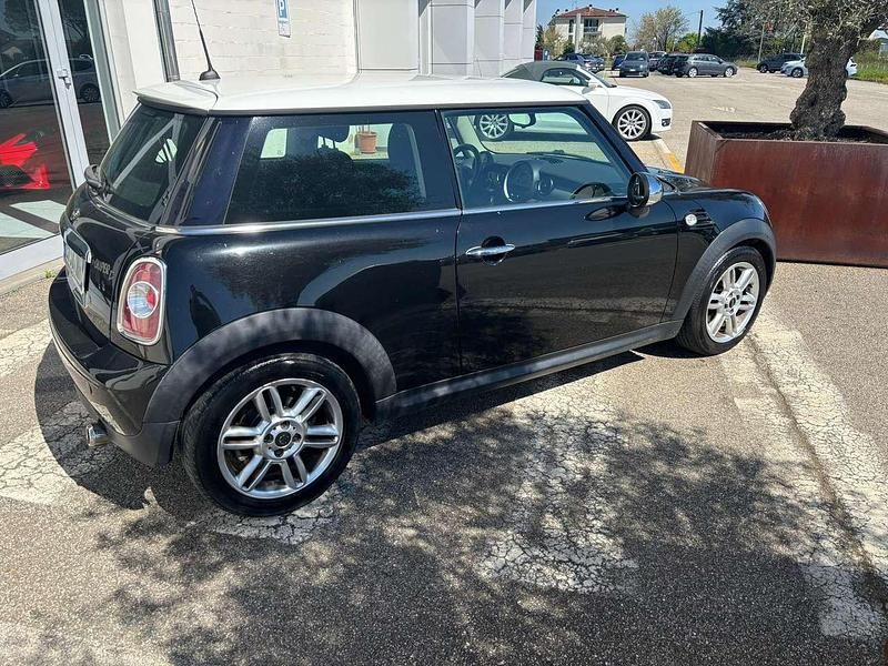 Occasion Mini Cooper D 111 ch (81 kW) 2011 Noir Citadine