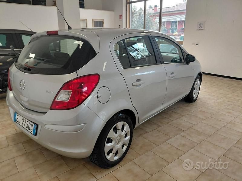 Usata Opel Corsa 85 CV (62 kW) 2012 Grigio Utilitaria
