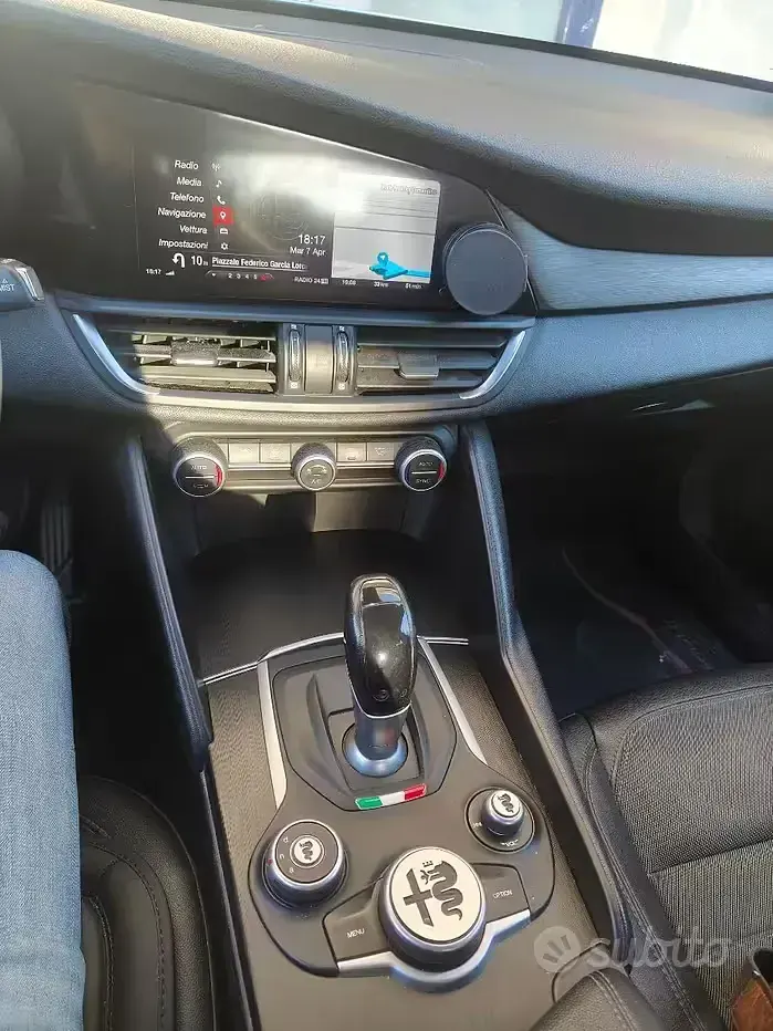 Usata Alfa Romeo Giulia Super 150 CV (110 kW) 2017 Grigio Berlina