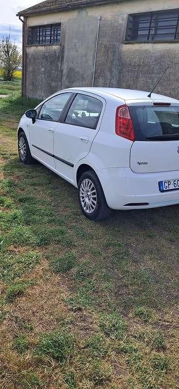 Usata Fiat Grande Punto Dynamic 77 CV (56 kW) 2009 Utilitaria