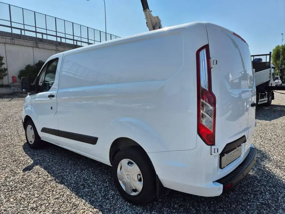Usata Ford Transit Custom 131 CV (96 kW) 2023 Bianco Furgone