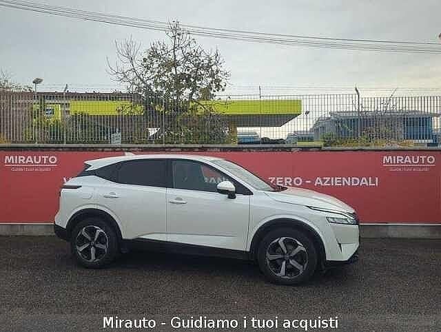 Usata Nissan Qashqai N-Connecta 140 CV (102 kW) 2021 Bianco SUV