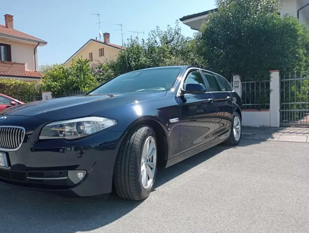 Usata BMW 520 184 CV (135 kW) 2011 Bluazzurro Station wagon