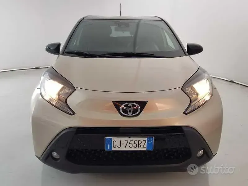 Usata Toyota Aygo X Trend 72 CV (52 kW) 2022 Giallo SUV