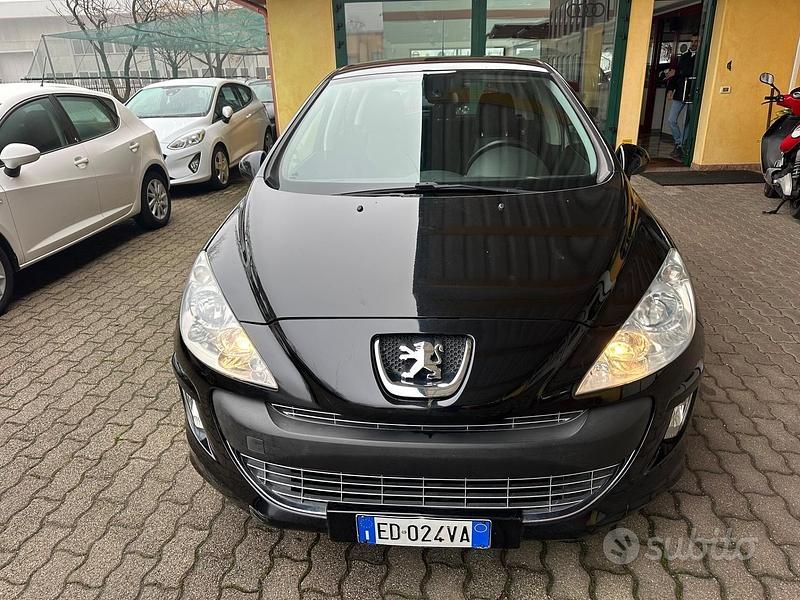 Usata Peugeot 308 Premium 120 CV (88 kW) 2010 Nero Berlina