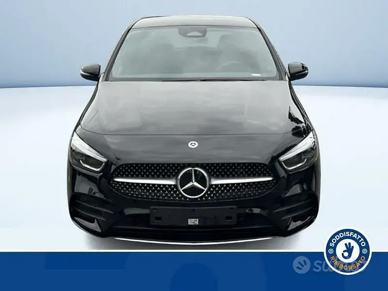 Nuevo Mercedes B180 AMG 116 CV (85 kW) 2026 Negro Monovolumen