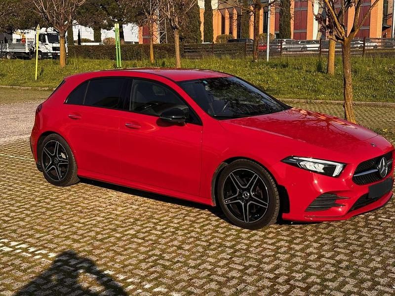 Usata Mercedes A180 116 CV (85 kW) 2019 Rosso Berlina