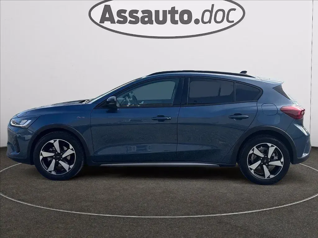 Usata Ford Focus Active 125 CV (91 kW) 2022 Blu SUV
