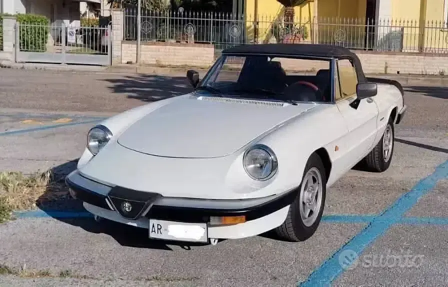 Usata Alfa Romeo Spider 105 CV (77 kW) 1989 Cabrio