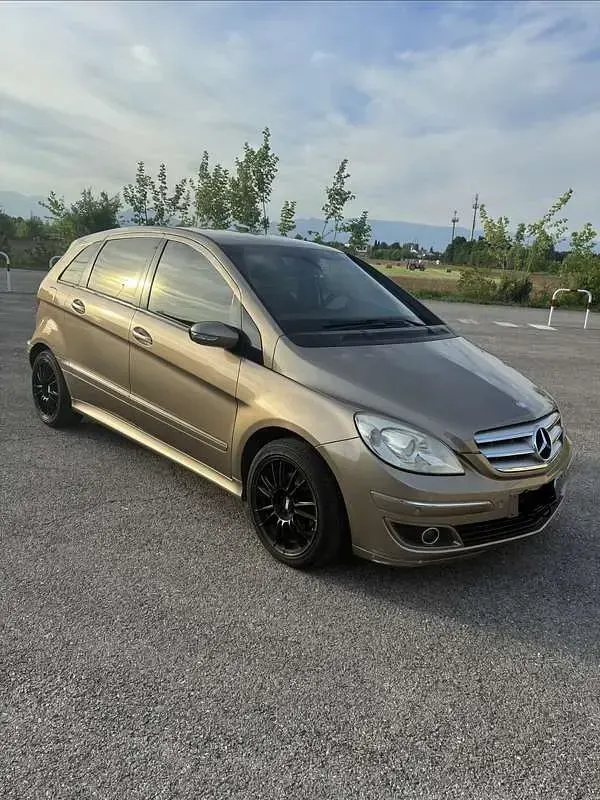 Usata Mercedes B180 109 CV (80 kW) 2008 Monovolume