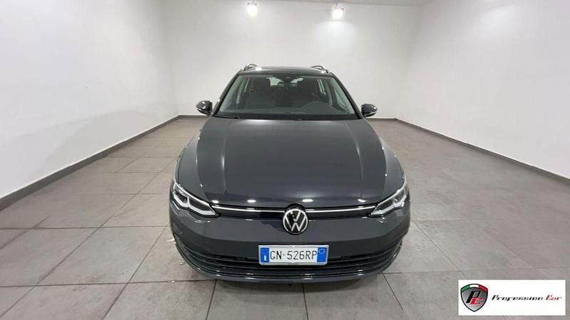 Usata VW Golf VIII Life 151 CV (111 kW) 2023 Nessuno(met.) Station wagon
