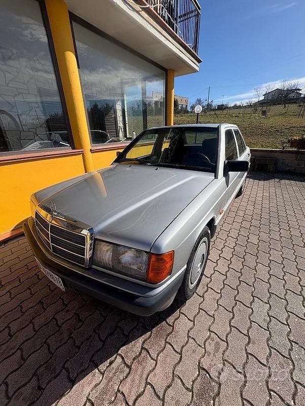 Usata Mercedes 190 1990 Grigio Berlina