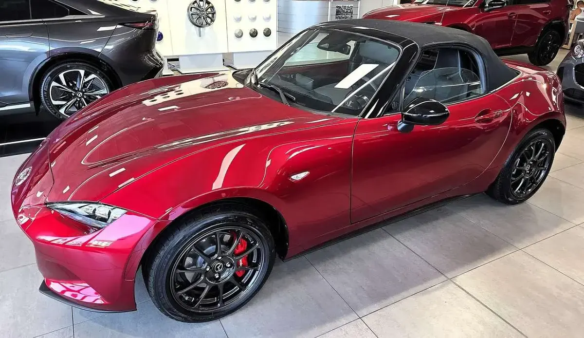 Nuova Mazda MX5 Homura-Line 132 CV (97 kW) 2026 Rosso Cabrio