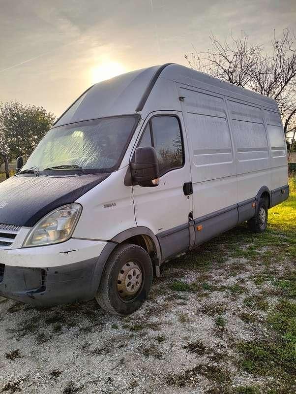 Usata Iveco Daily 136 CV (100 kW) 2007 Bianco Furgone