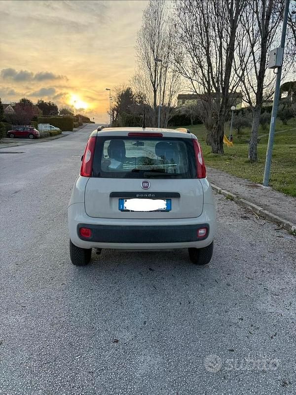 Usata Fiat Panda 70 CV (51 kW) 2015 Utilitaria