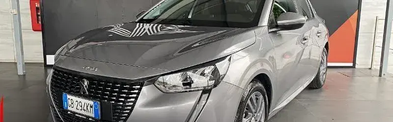 Usata Peugeot 2008 Allure 102 CV (75 kW) 2020 Nero SUV