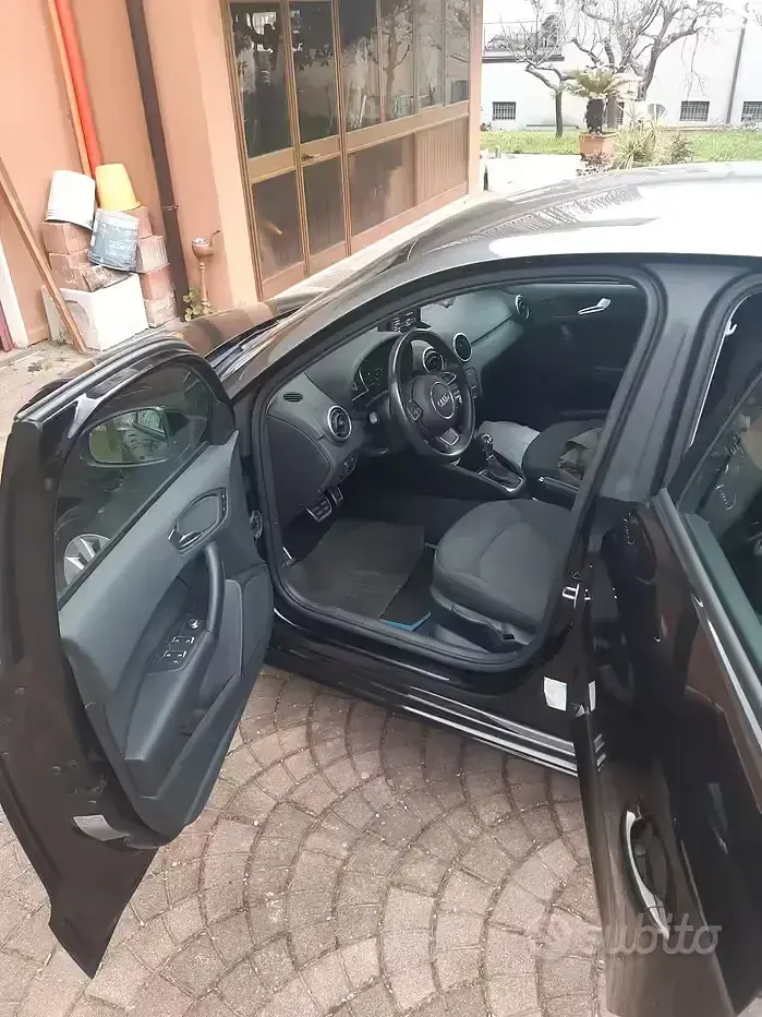 Usata Audi A1 Sport 116 CV (85 kW) 2018 Nero Berlina