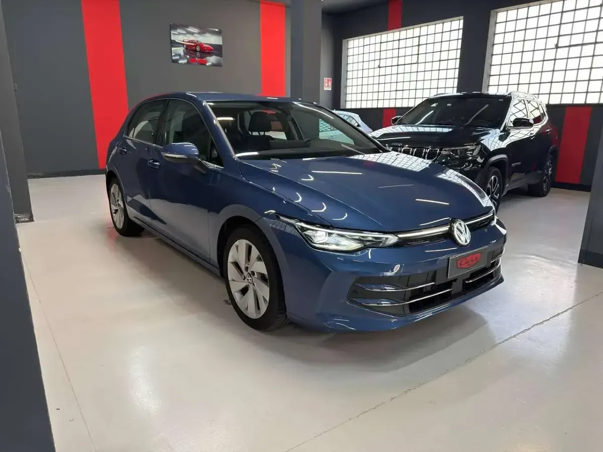 Usata VW Golf VIII 150 CV (110 kW) 2025 Blu/azzurro Berlina